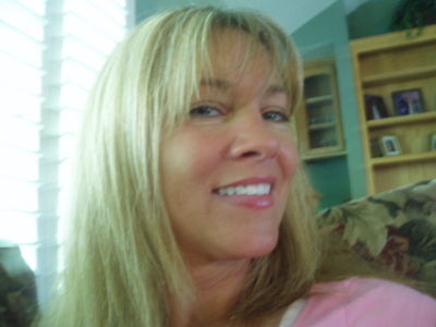 Laura Stuhr