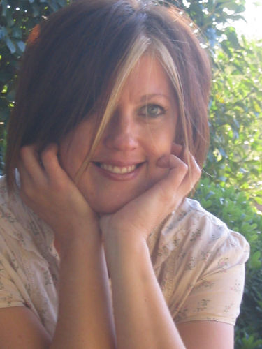 Suzanna Knight