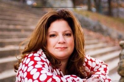 Lauri Fisher-Gomez