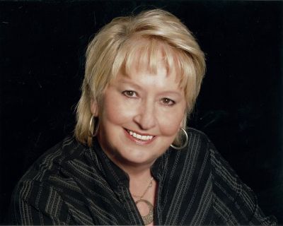 Gloria Carver