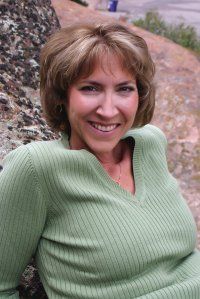 Julie Lindell