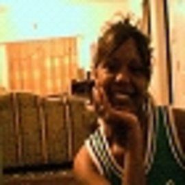 Lupe Flores