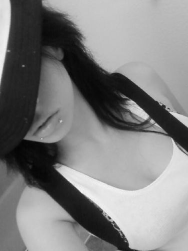 Suzzana Flores