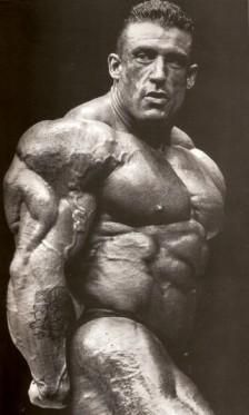 Manolis Papaderos