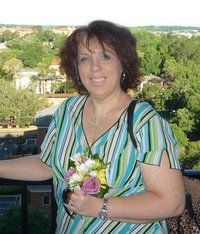 Linda Debroeck
