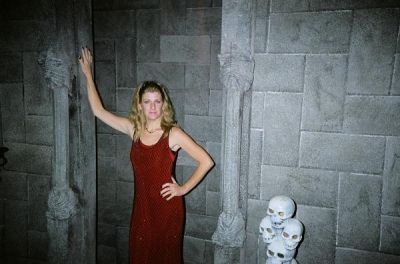 Lorri Domogala