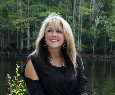 Lynn Hayes