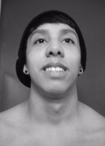 Aaron Flores