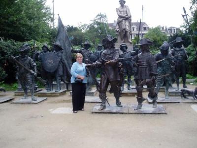 Lois Szaniszlo
