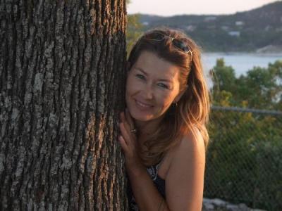 Yvette Dirst