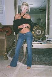 Angela Mart