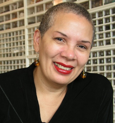 Elaine Robnett Moore