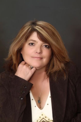 Wanda Flores