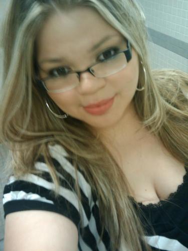 Elsy Flores