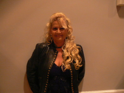 Victoria Arnel