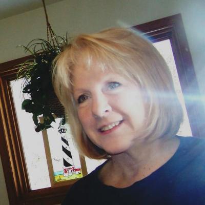 Gayle Macwhinnie
