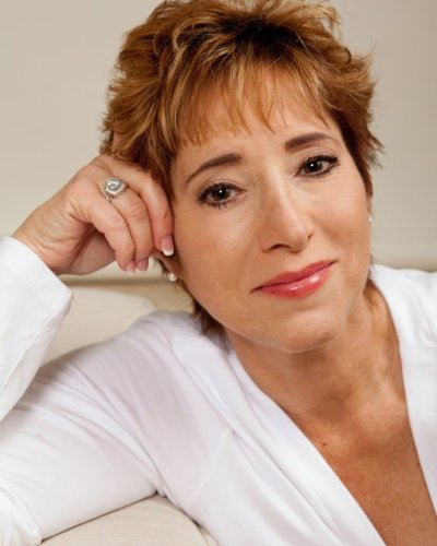 Lydia Saxton