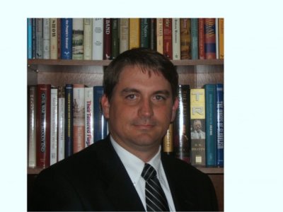 Kenneth Howell
