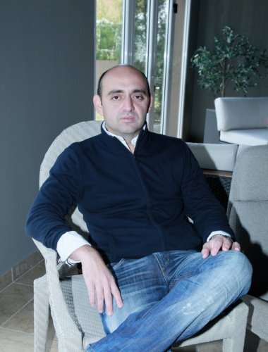 Roberto Flores