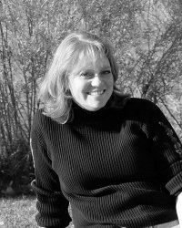 Louise Helton