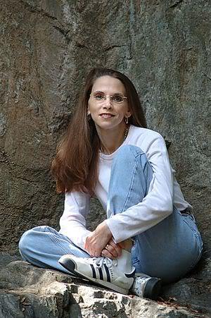 Joan Kahn