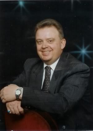 Lee Stdennis