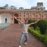 Raz Khan