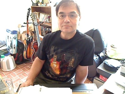 Aron Benett