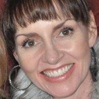Hollye Leach