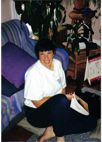 Leslie Kahn