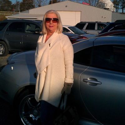 Vicki Wade
