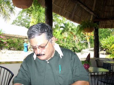 Robert Fernandez