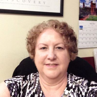 Lois Lee