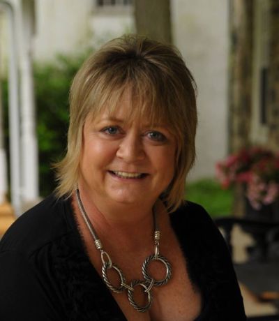 Joanne Graves