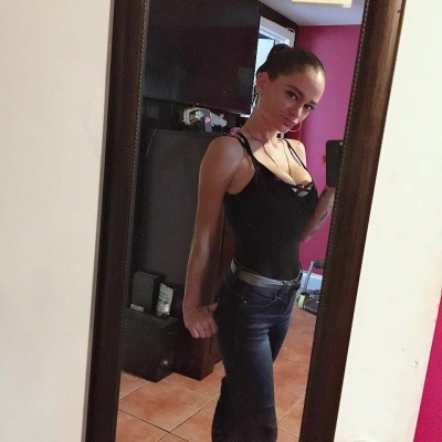 Angela Saar