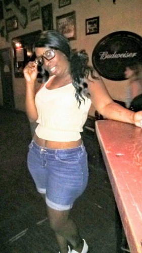 Deaundra Earl